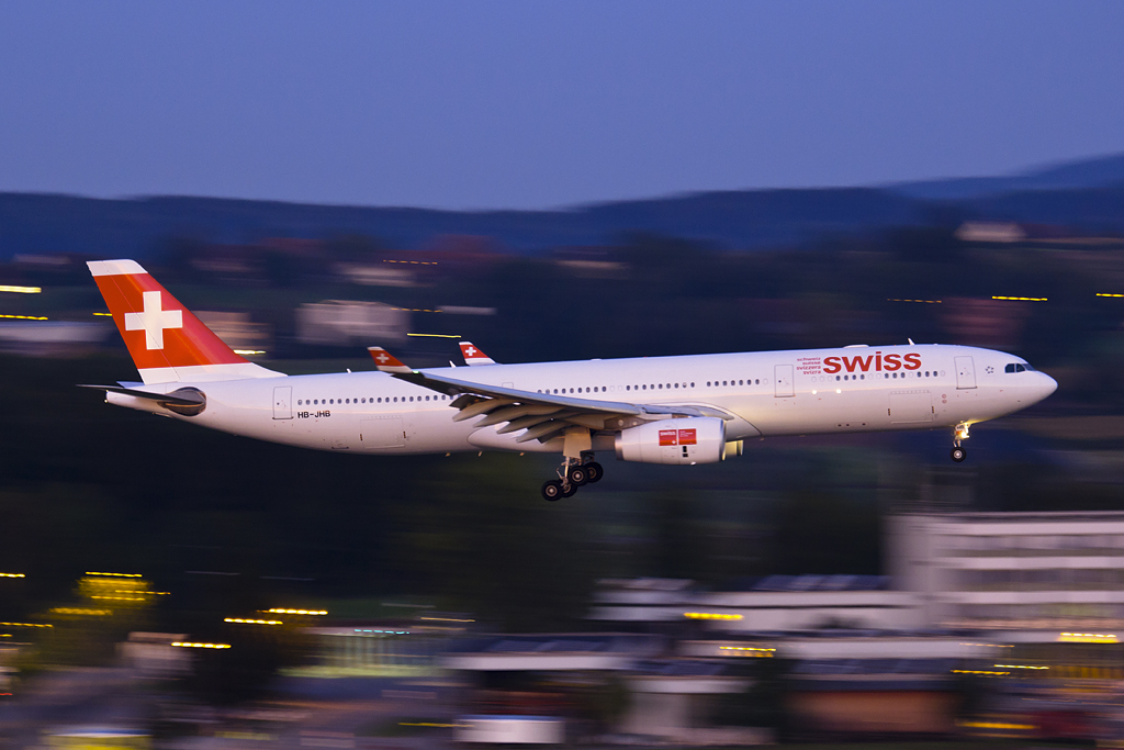 29.8.2011_LSZH_HB-JHB01.jpg